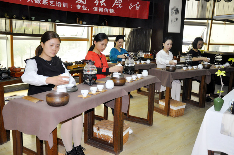 茶艺师考证“地狱难度”排行:中国十大茶艺师培训xx 机构谁家通过率最魔鬼?