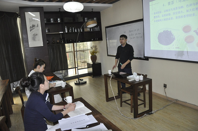 天晟茶艺培训学校是否提供茶叶店经营管理培训？